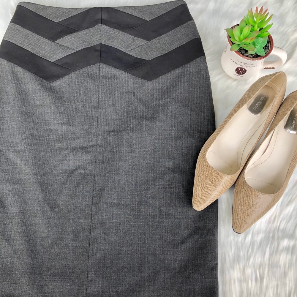NWT BCBG Grey & Black Chevron Skirt Size 2